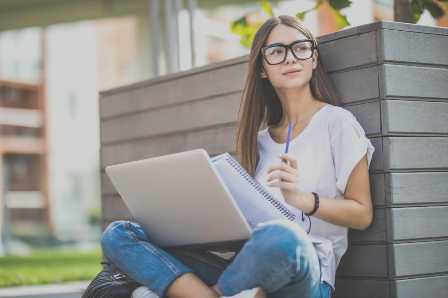 Herramientas digitales y análisis financiero para la gestión eficaz de presupuestos personales